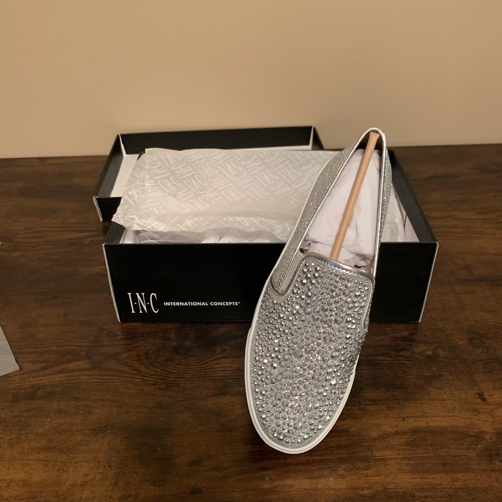 New INC women’s silver crystal rhinestone slip on sneaker Size 7.5